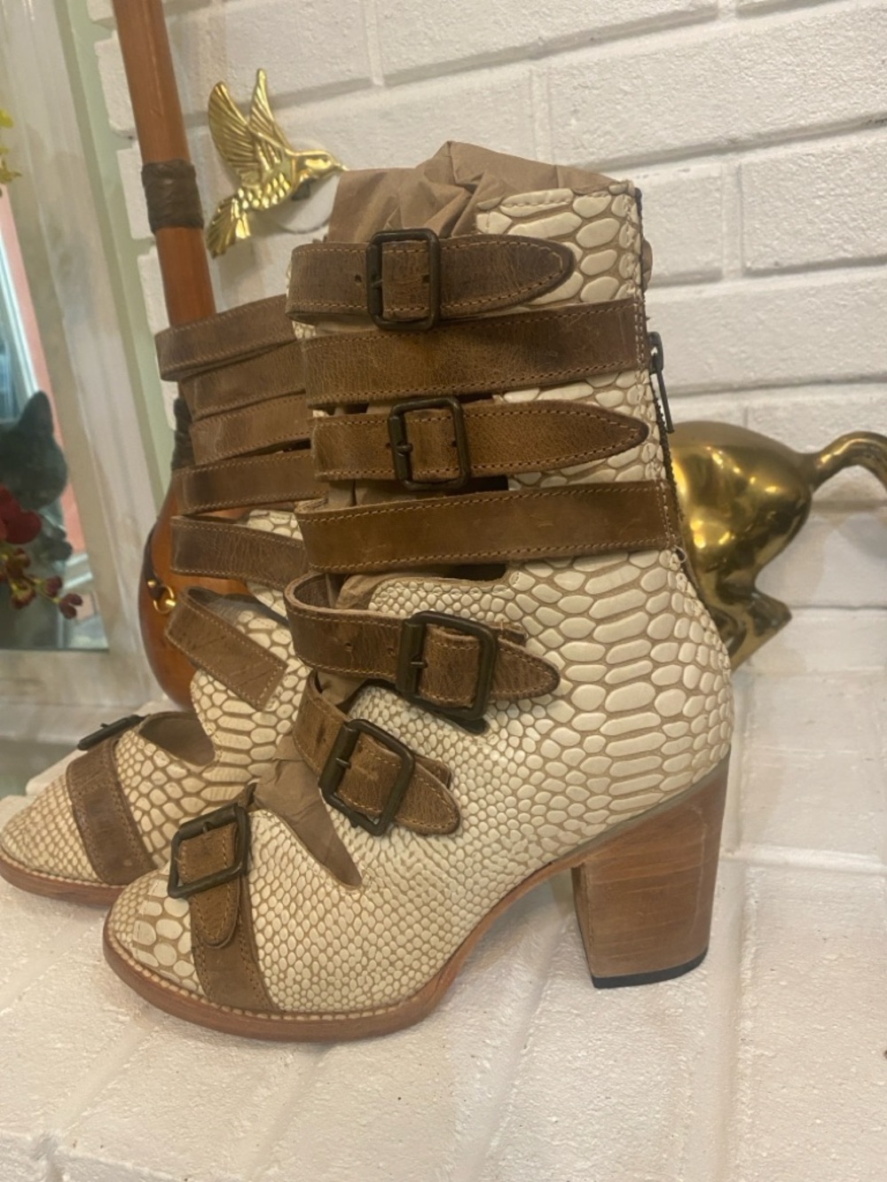 FREE BIRD STEVEN SANDALS - Picture 4 of 10